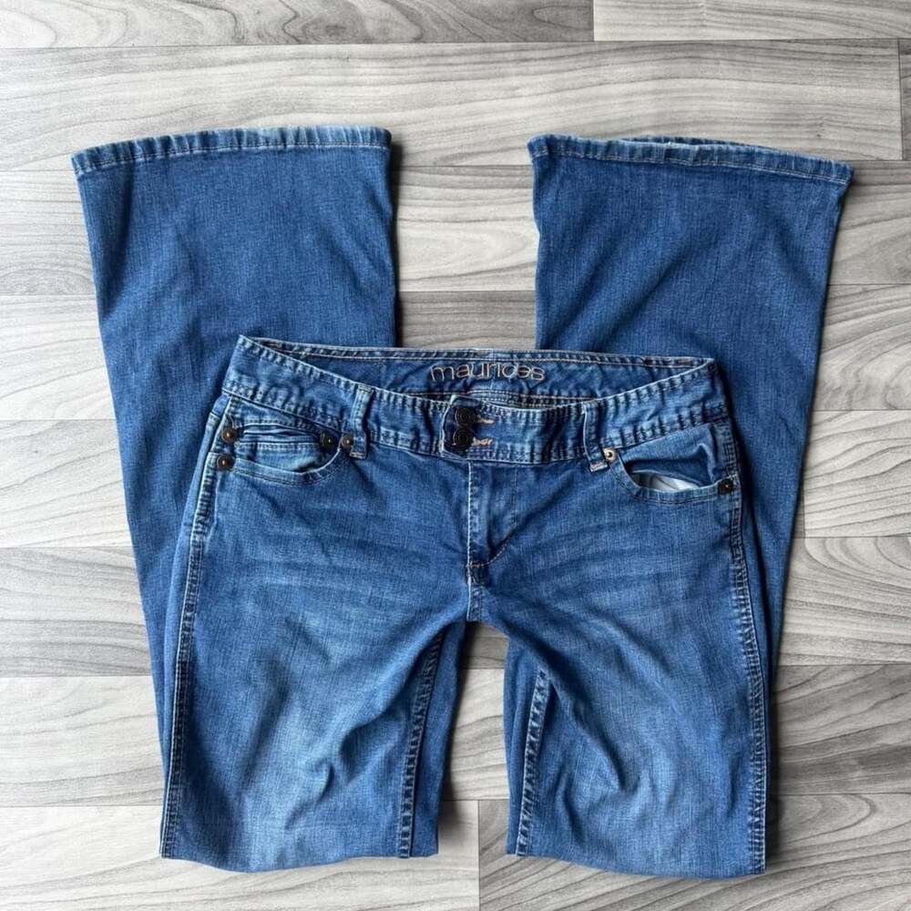Maurices Low Rise Flared Jeans Size 5/6 Regular Blue Denim Y2K